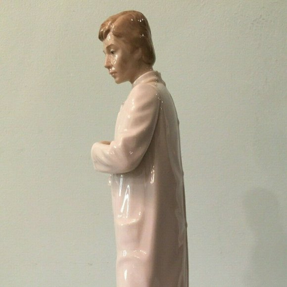 Lladro Nao Figurine, Doctor, Male 13.5" MIB - Picture 6 of 8